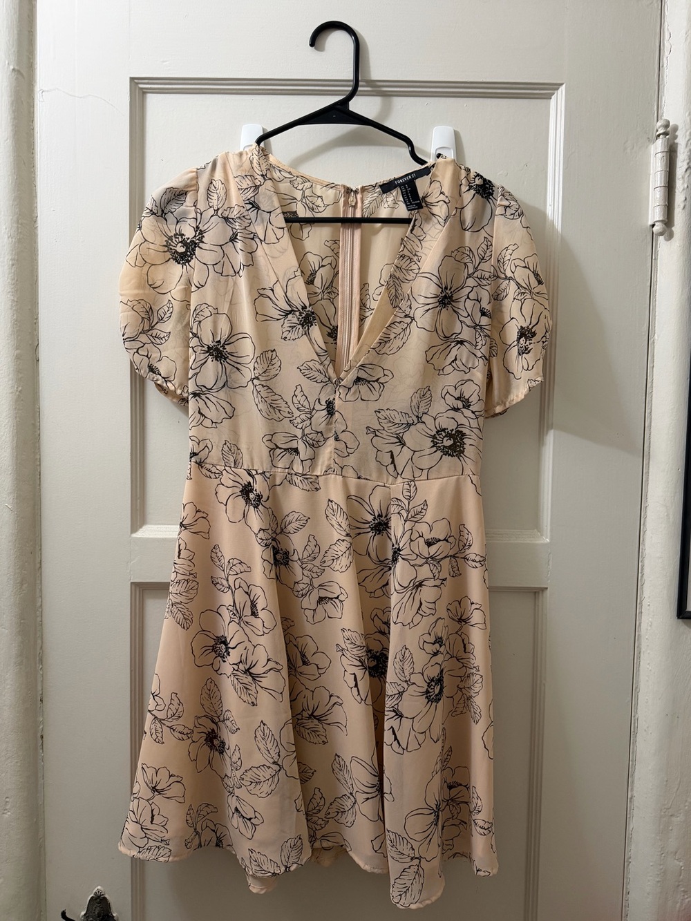 FOREVER 21 - Floral V-Neck Short Sleeve Dress in Blush